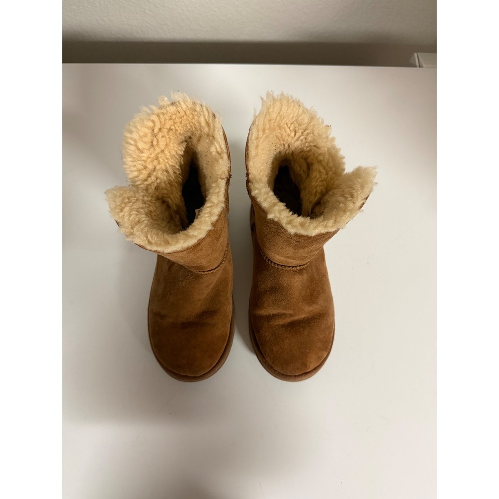 UGG Australia Kids Bailey Button Chestnut Suede Boots Size 3 Kids